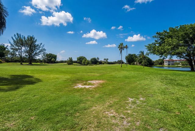 9823 S Hollybrook Lake Drive 206, Pembroke Pines, FL 33025