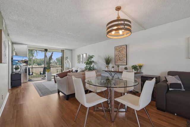 9823 S Hollybrook Lake Drive 206, Pembroke Pines, FL 33025