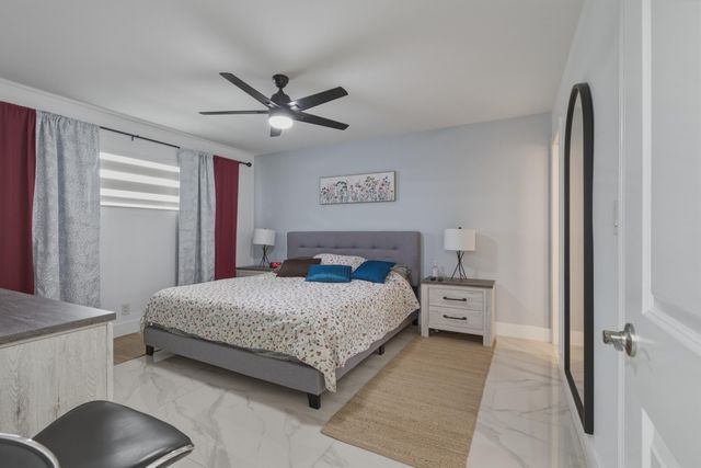 9823 S Hollybrook Lake Drive 206, Pembroke Pines, FL 33025