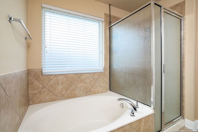 6527 TULIA WAY, San Antonio, TX 78253