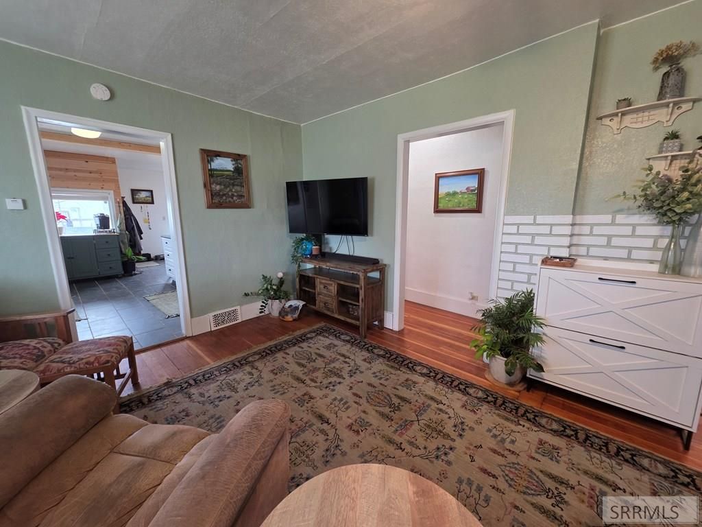 Image 10 of property listing at 104 S 3rd W, Teton, ID 83451