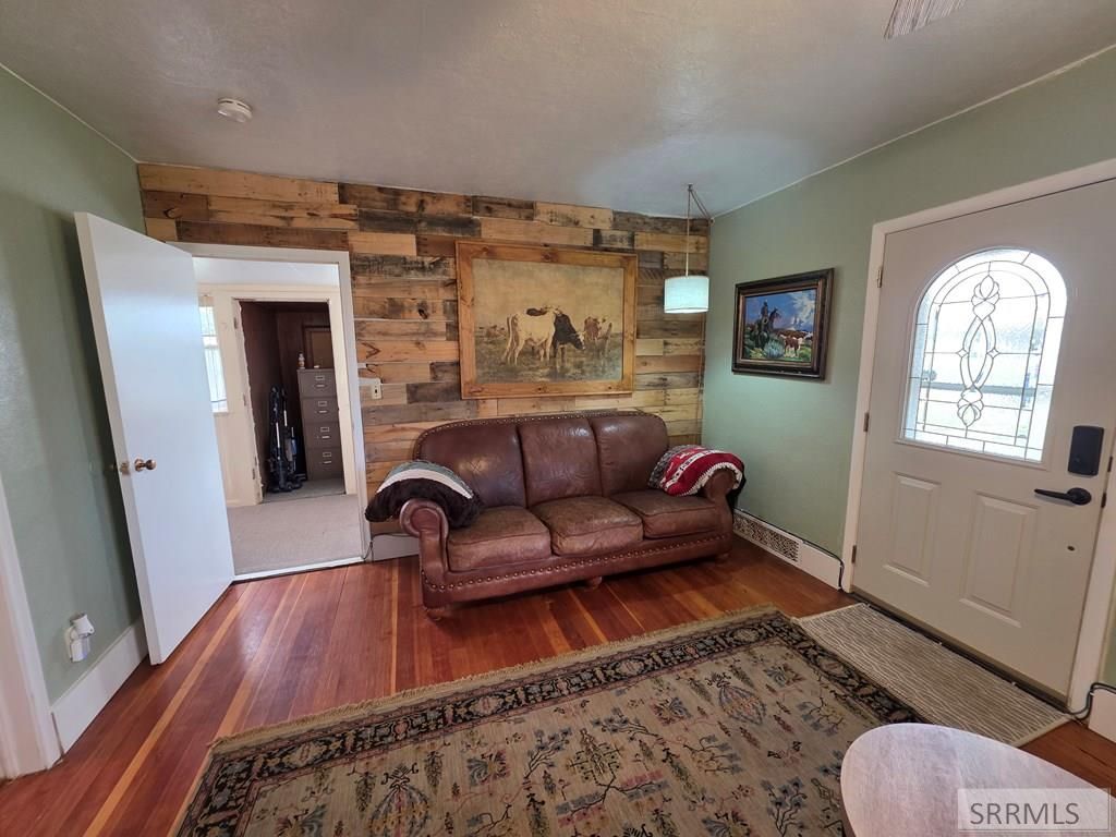 Image 9 of property listing at 104 S 3rd W, Teton, ID 83451