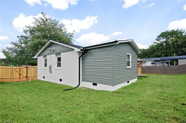 1400 E Sedgefield Drive, Winston-salem, NC 27127