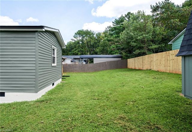 1400 E Sedgefield Drive, Winston-salem, NC 27127