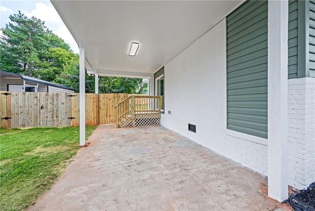 1400 E Sedgefield Drive, Winston-salem, NC 27127