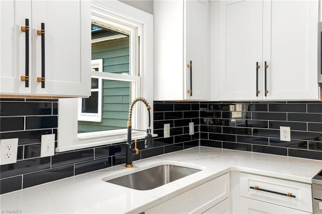 1400 E Sedgefield Drive, Winston-salem, NC 27127