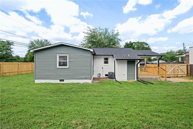 1400 E Sedgefield Drive, Winston-salem, NC 27127