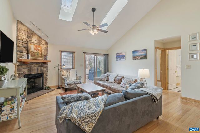 19 ROCK DOVE LN, Wintergreen, VA 22967
