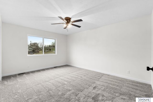 921 Arlene Circle, Papillion, NE 68046