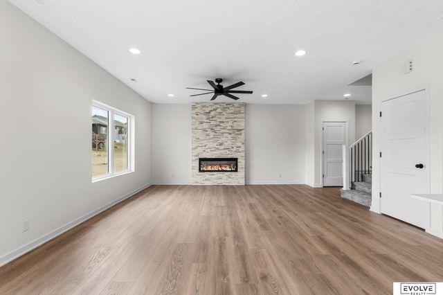 921 Arlene Circle, Papillion, NE 68046