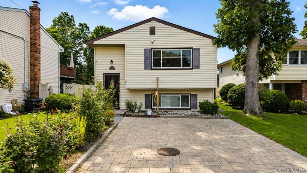 42 Brennan Street, Huntington, NY 11743 — exterior