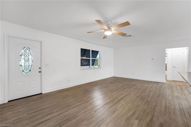 7162 Drake DR, Fort Myers, FL 33908