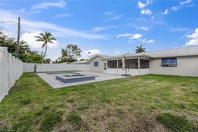 7162 Drake DR, Fort Myers, FL 33908