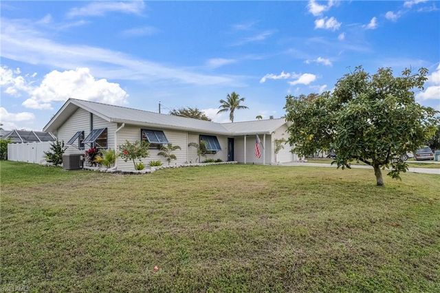 7162 Drake DR, Fort Myers, FL 33908