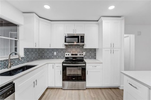 7162 Drake DR, Fort Myers, FL 33908