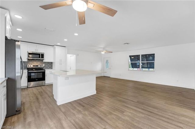 7162 Drake DR, Fort Myers, FL 33908