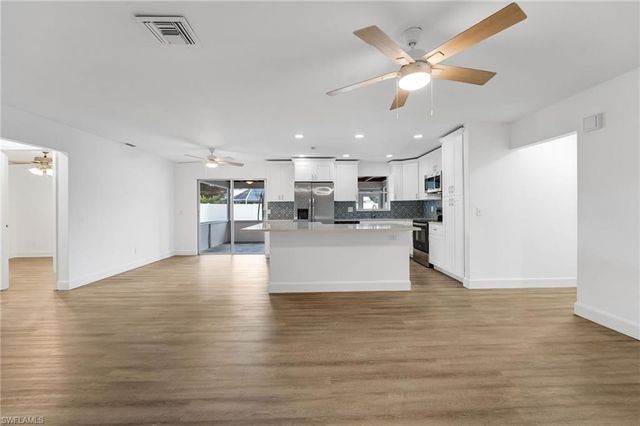 7162 Drake DR, Fort Myers, FL 33908