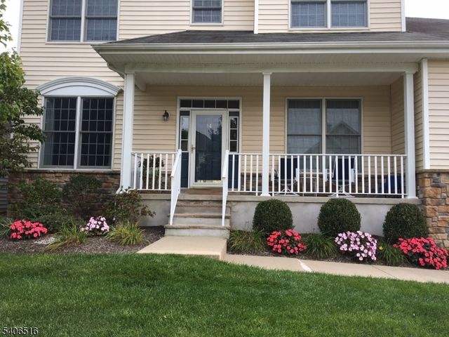 14 Pony Ln, Raritan Twp., NJ 08822