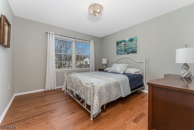 14 Pony Ln, Raritan Twp., NJ 08822