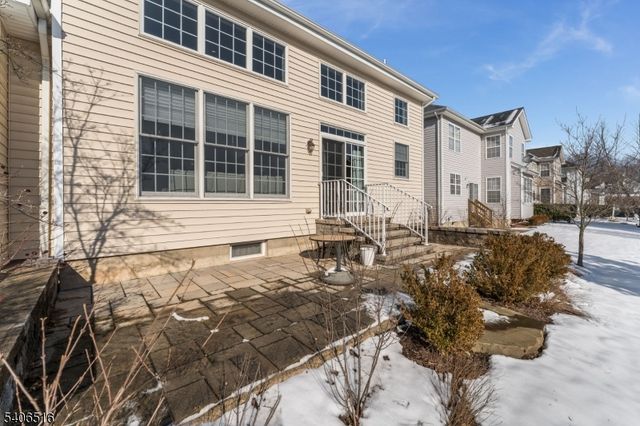 14 Pony Ln, Raritan Twp., NJ 08822