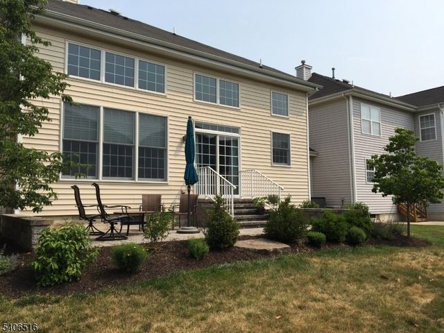 14 Pony Ln, Raritan Twp., NJ 08822