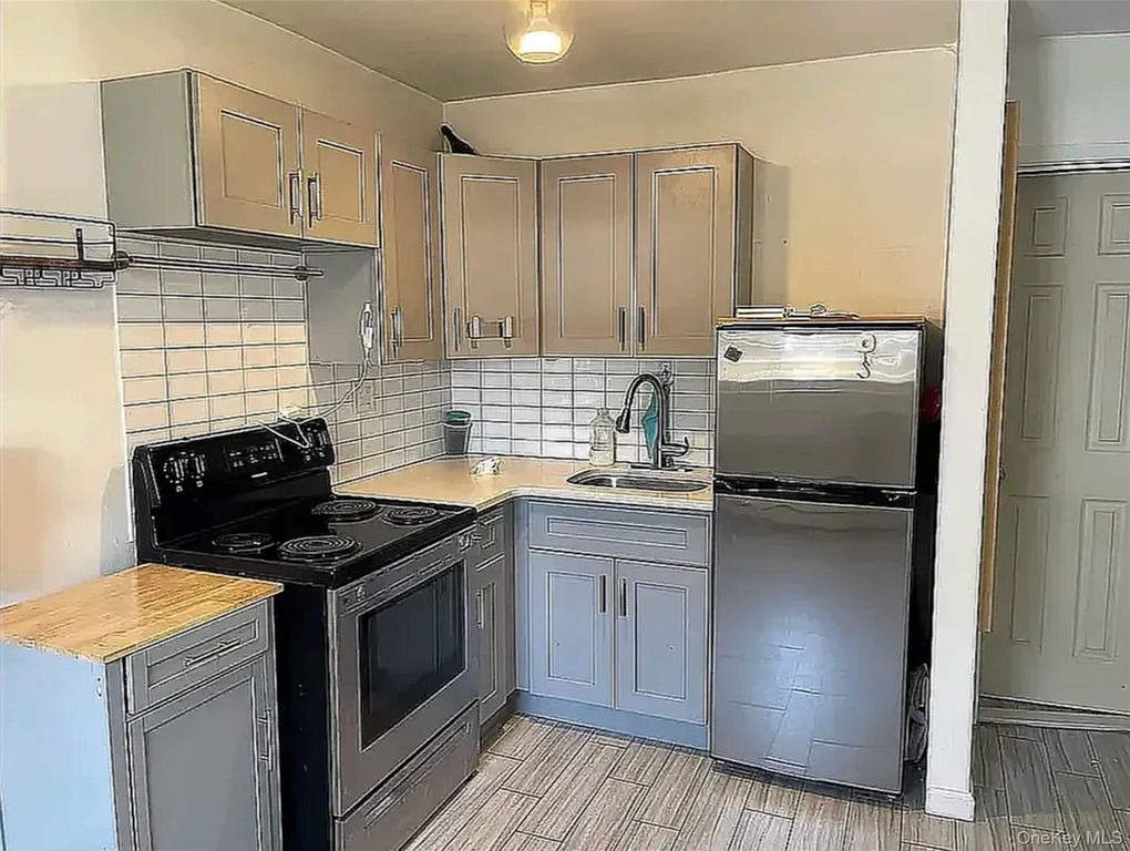 2540 14th Place, Astoria, NY 11102 — photo 3