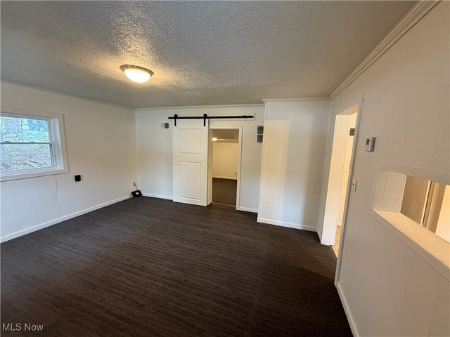 604 Crider Avenue NE, New Philadelphia, OH 44663