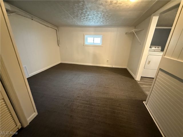 604 Crider Avenue NE, New Philadelphia, OH 44663