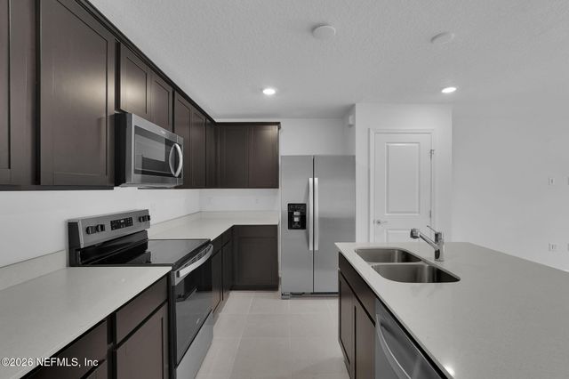 1860 NORMANDY PINES Lane, Jacksonville, FL 32221