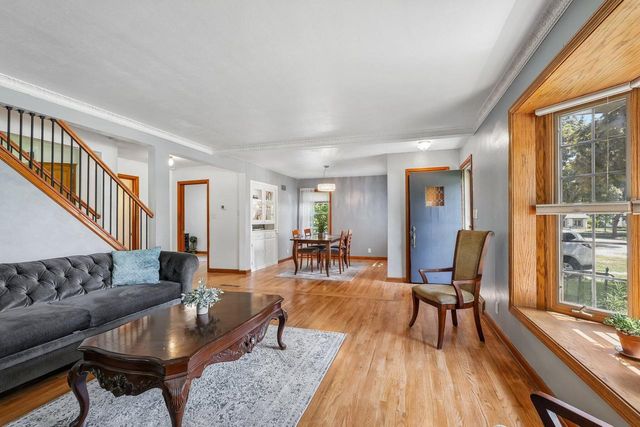 4630 W Cleveland AVENUE, Milwaukee, WI 53219
