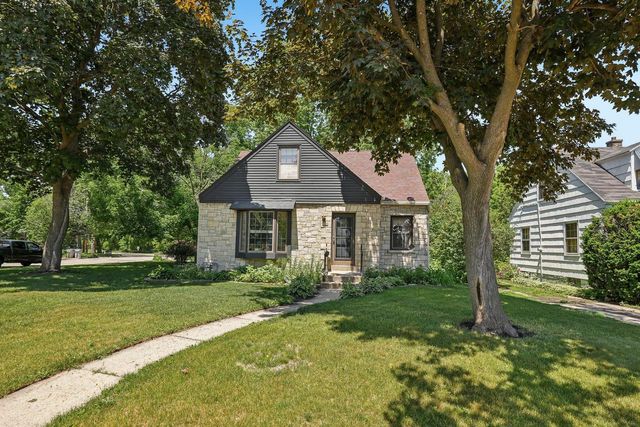 4630 W Cleveland AVENUE, Milwaukee, WI 53219