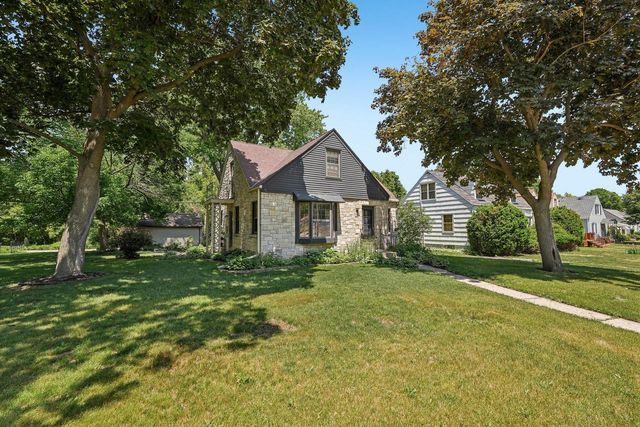 4630 W Cleveland AVENUE, Milwaukee, WI 53219