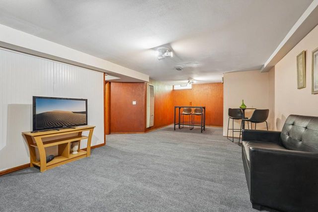 4630 W Cleveland AVENUE, Milwaukee, WI 53219