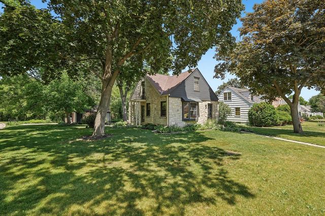 4630 W Cleveland AVENUE, Milwaukee, WI 53219