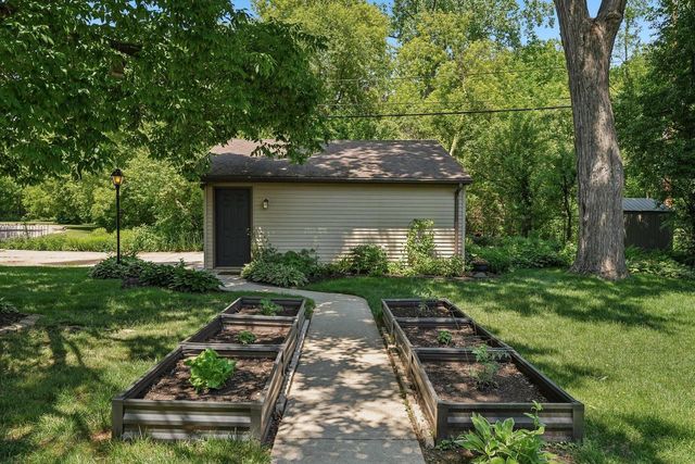 4630 W Cleveland AVENUE, Milwaukee, WI 53219