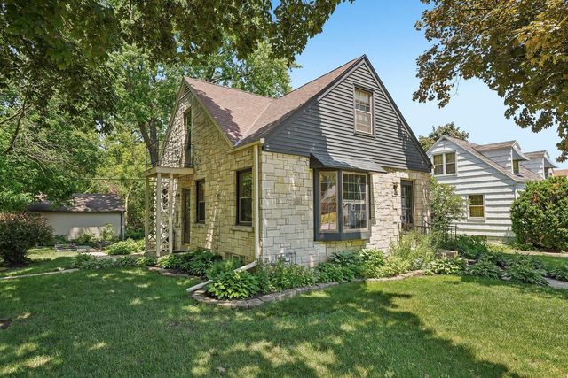 4630 W Cleveland AVENUE, Milwaukee, WI 53219
