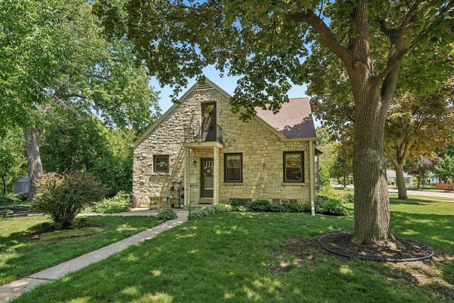 4630 W Cleveland AVENUE, Milwaukee, WI 53219