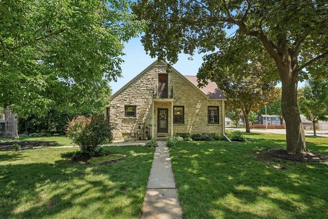 4630 W Cleveland AVENUE, Milwaukee, WI 53219