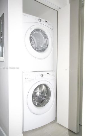 1300 Brickell Bay Dr 1106, Miami, FL 33131