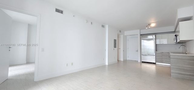 1300 Brickell Bay Dr 1106, Miami, FL 33131