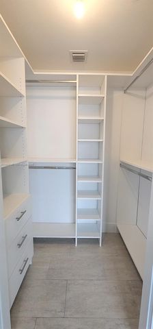 1300 Brickell Bay Dr 1106, Miami, FL 33131