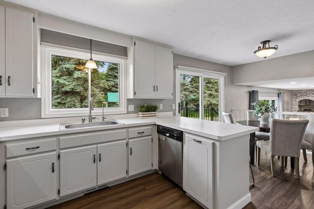 14945 Dundee Avenue, Apple Valley, MN 55124