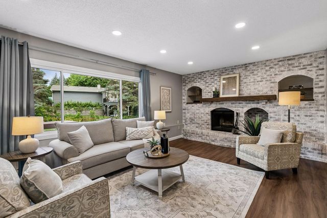 14945 Dundee Avenue, Apple Valley, MN 55124