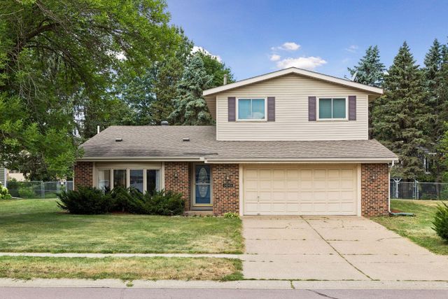 14945 Dundee Avenue, Apple Valley, MN 55124