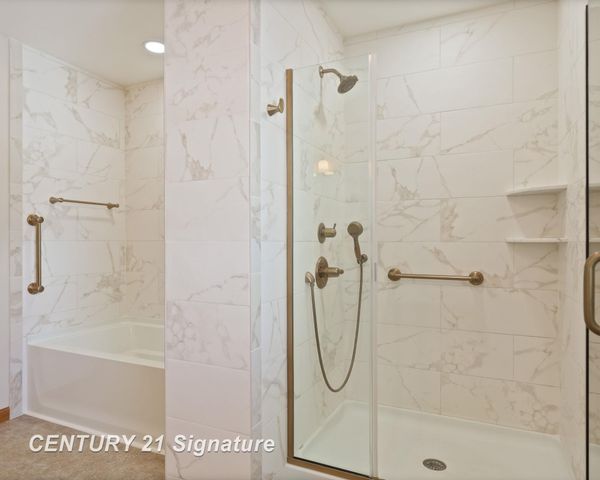 7118 Spring Lake Trail, Saginaw, MI 48603