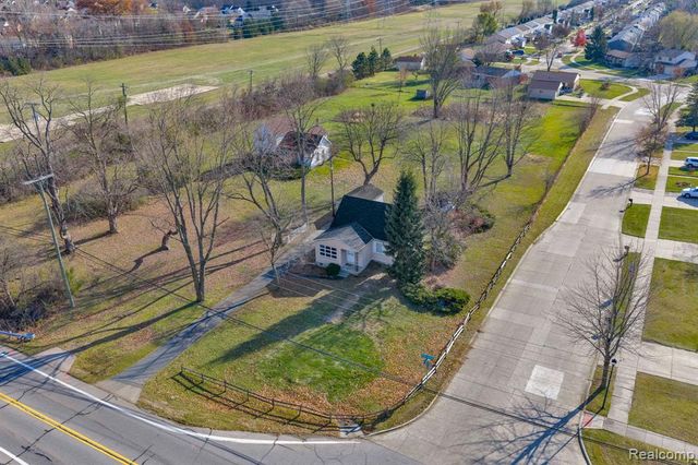 42859 Palmer Road, Canton, MI 48188