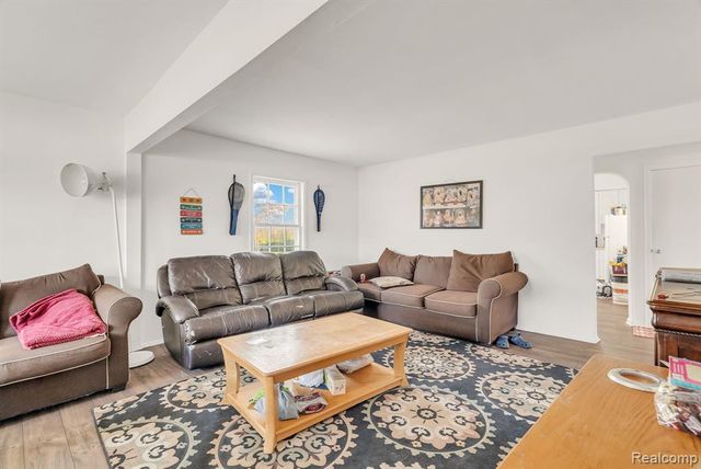 42859 Palmer Road, Canton, MI 48188