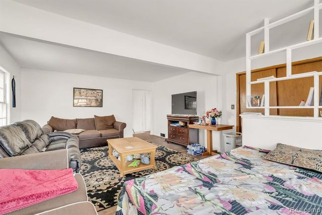 42859 Palmer Road, Canton, MI 48188