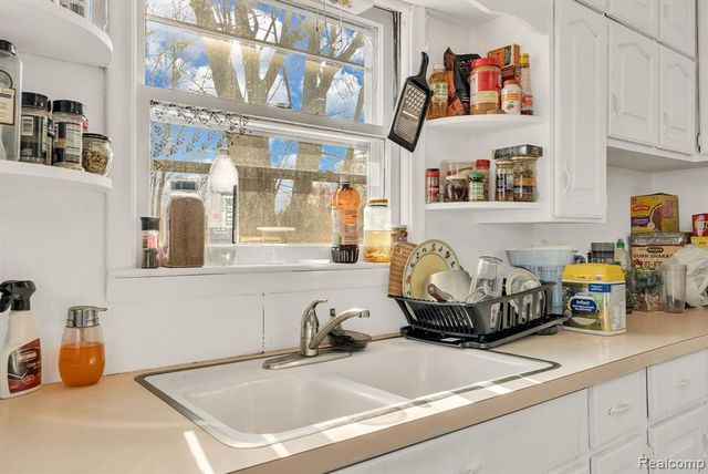 42859 Palmer Road, Canton, MI 48188