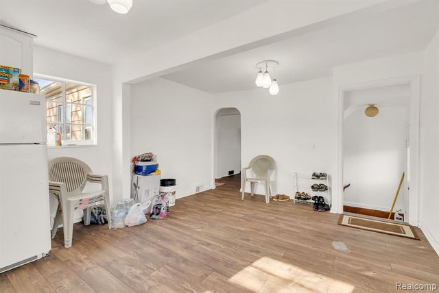 42859 Palmer Road, Canton, MI 48188